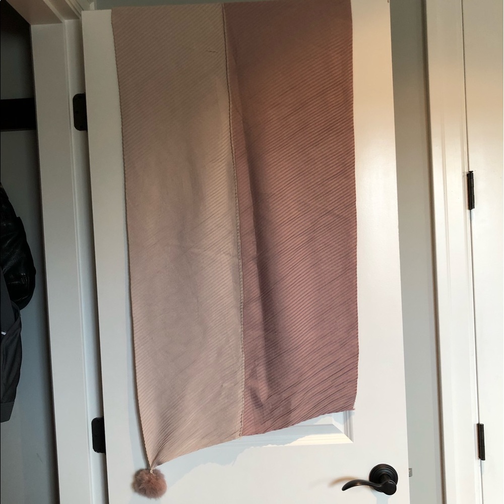 Women’s scarf